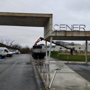 Recogida de equipo industrial en las instalaciones del Centro Nacional de Energías Renovables (CENER) para su reciclaje